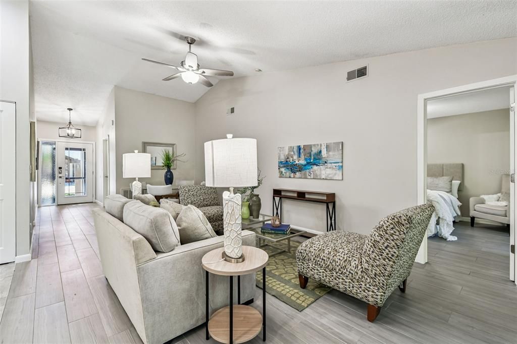 Active With Contract: $359,900 (2 beds, 2 baths, 1099 Square Feet)