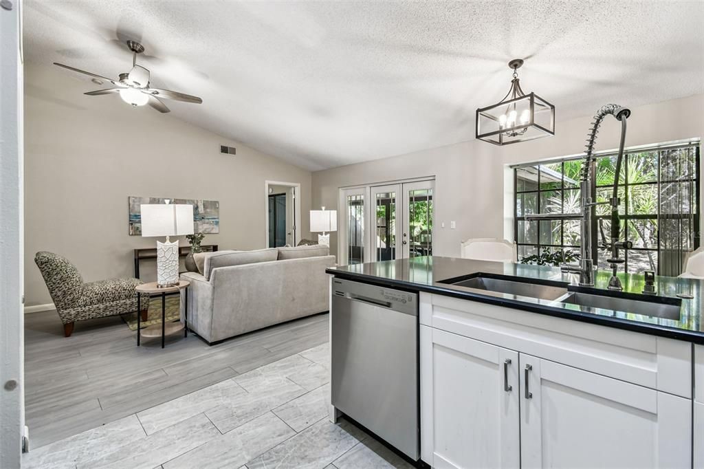Active With Contract: $359,900 (2 beds, 2 baths, 1099 Square Feet)