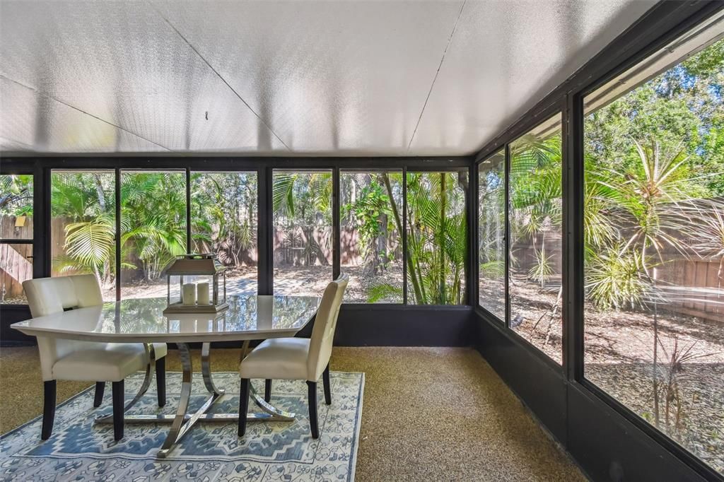 Active With Contract: $359,900 (2 beds, 2 baths, 1099 Square Feet)