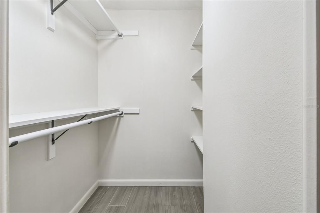 Active With Contract: $359,900 (2 beds, 2 baths, 1099 Square Feet)