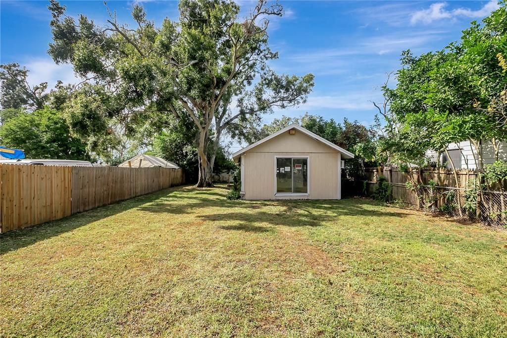 Active With Contract: $149,750 (1 beds, 1 baths, 680 Square Feet)