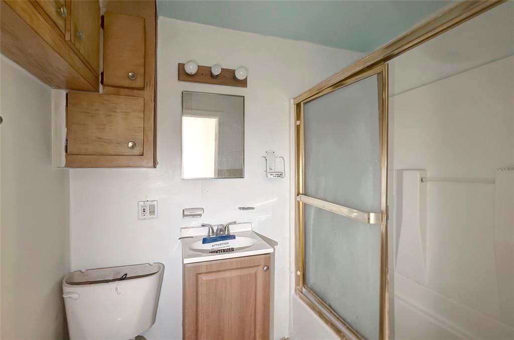 Active With Contract: $149,750 (1 beds, 1 baths, 680 Square Feet)