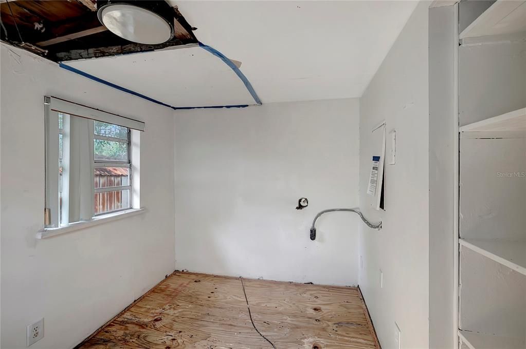 Active With Contract: $149,750 (1 beds, 1 baths, 680 Square Feet)