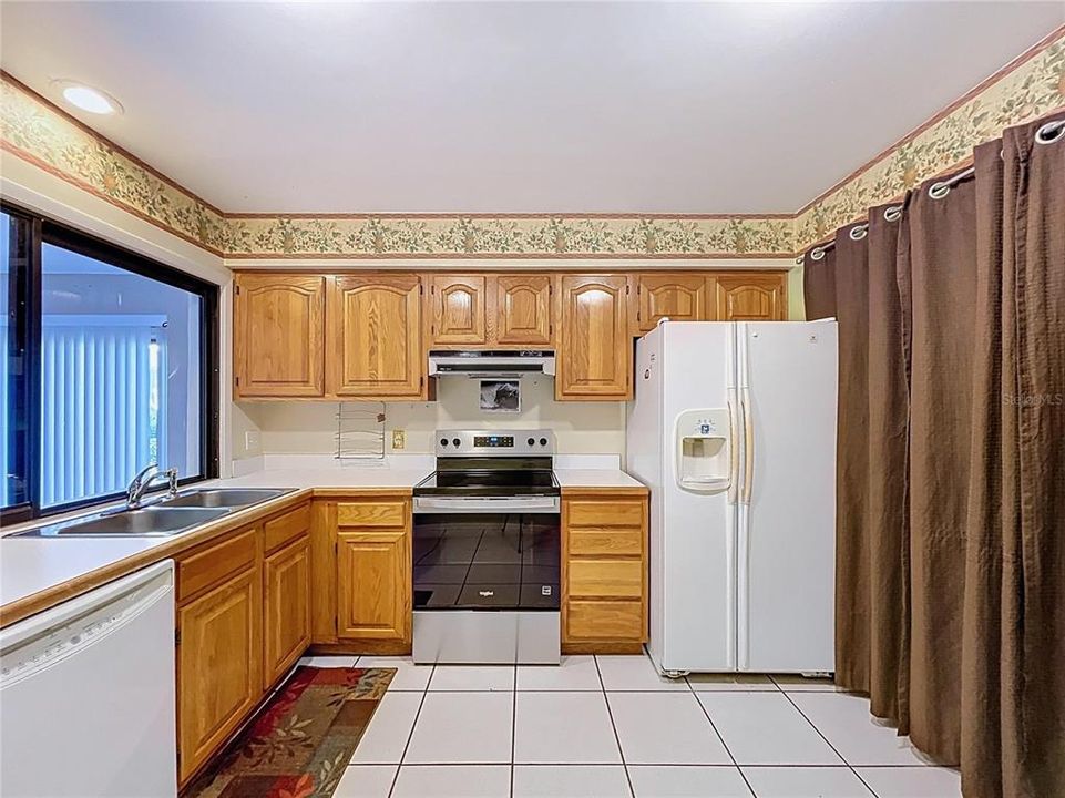 For Sale: $220,000 (2 beds, 2 baths, 1142 Square Feet)