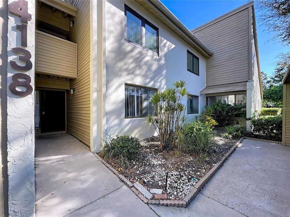 For Sale: $220,000 (2 beds, 2 baths, 1142 Square Feet)