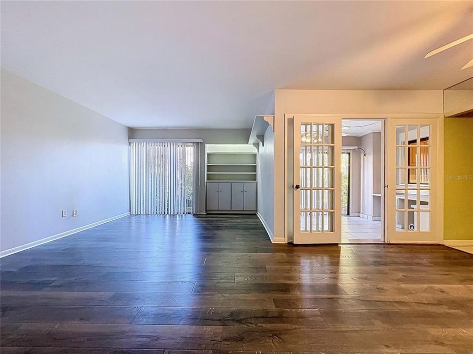 For Sale: $220,000 (2 beds, 2 baths, 1142 Square Feet)