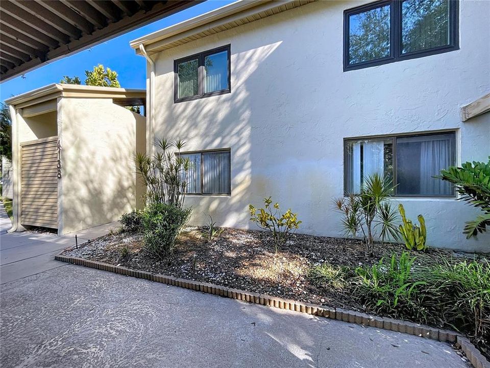 For Sale: $220,000 (2 beds, 2 baths, 1142 Square Feet)