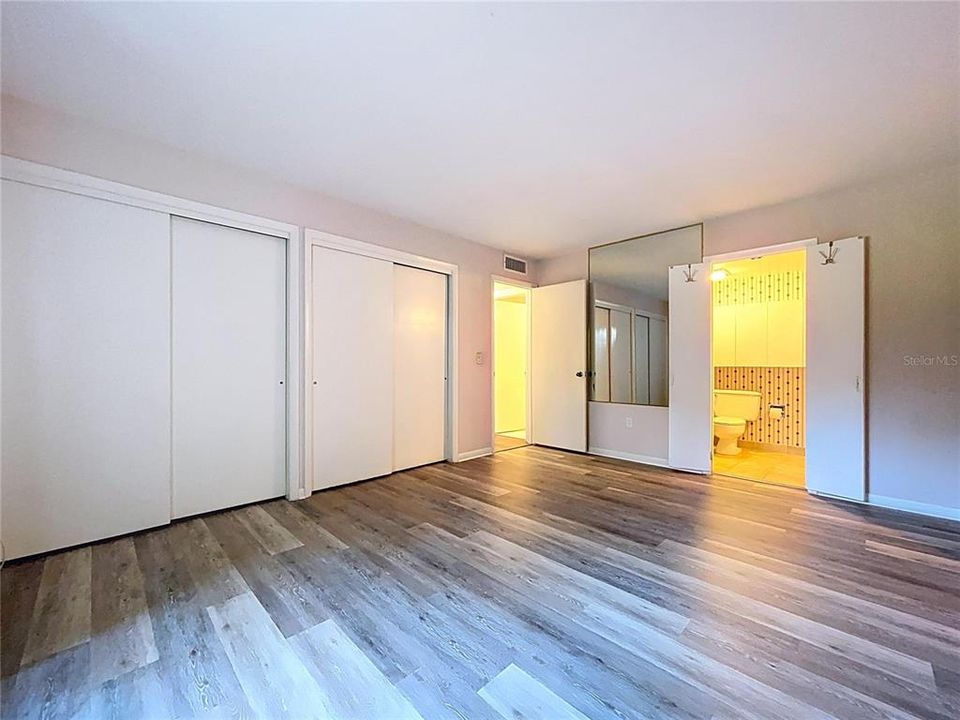 For Sale: $220,000 (2 beds, 2 baths, 1142 Square Feet)