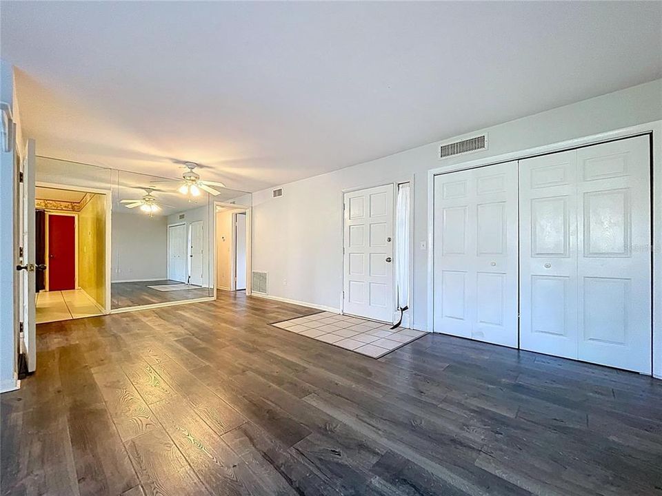 For Sale: $220,000 (2 beds, 2 baths, 1142 Square Feet)