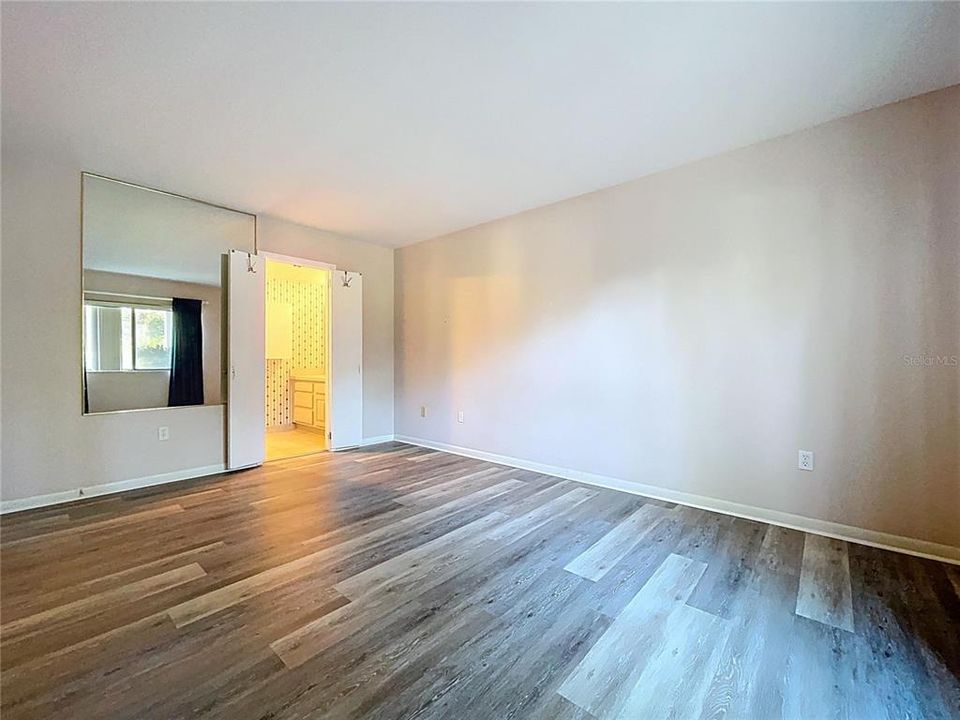 For Sale: $220,000 (2 beds, 2 baths, 1142 Square Feet)