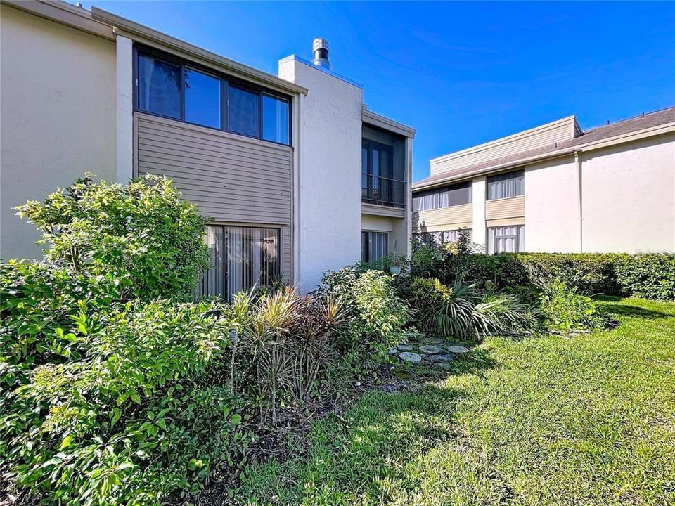 For Sale: $220,000 (2 beds, 2 baths, 1142 Square Feet)