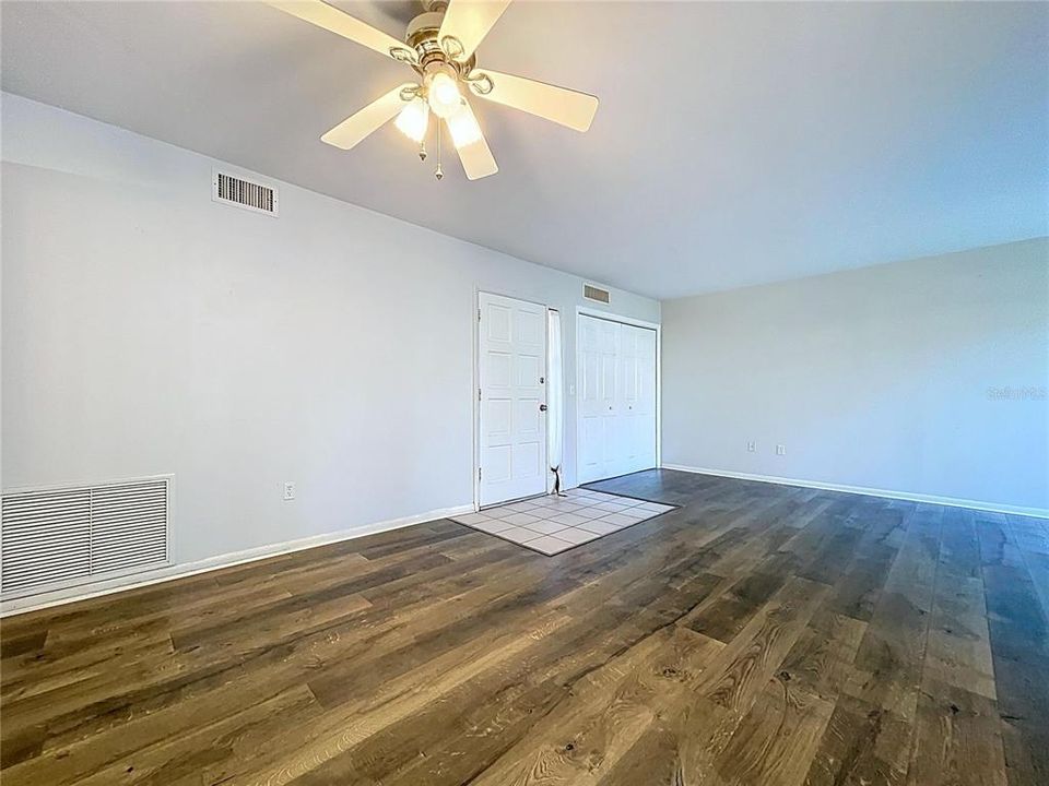 For Sale: $220,000 (2 beds, 2 baths, 1142 Square Feet)