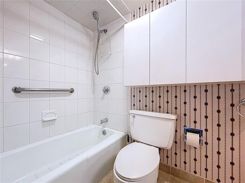 For Sale: $220,000 (2 beds, 2 baths, 1142 Square Feet)