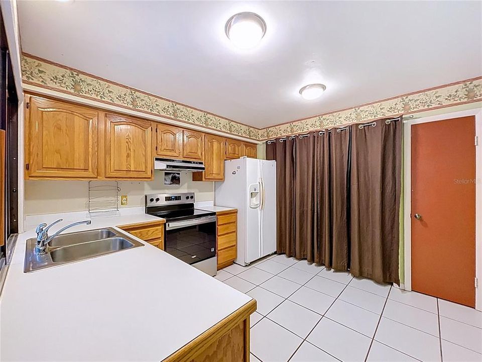 For Sale: $220,000 (2 beds, 2 baths, 1142 Square Feet)
