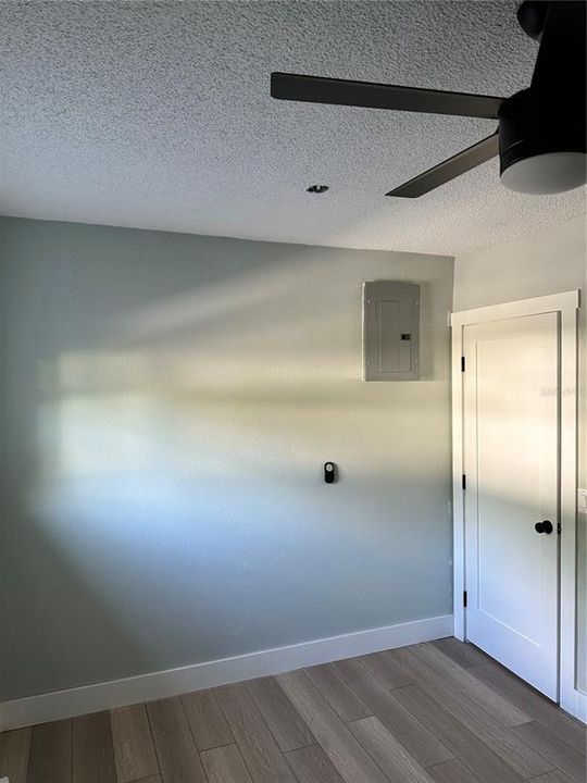 出租: $1,950 (2 贝兹, 2 浴室, 700 平方英尺)