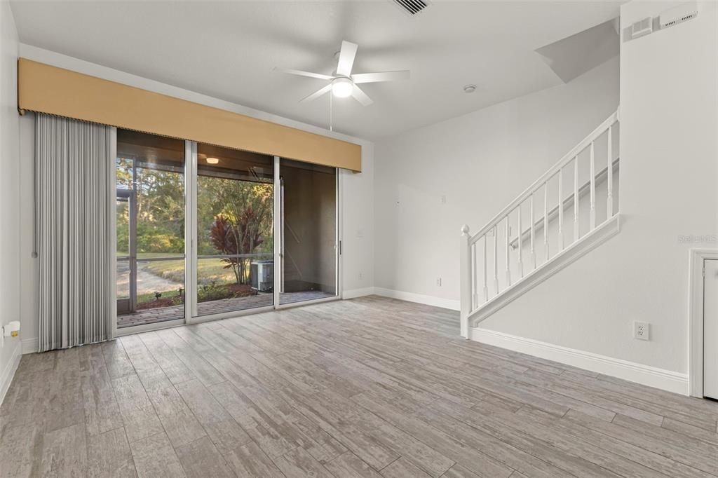 Active With Contract: $2,000 (2 beds, 2 baths, 1240 Square Feet)