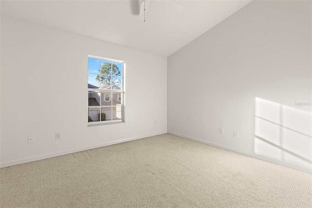 Active With Contract: $2,000 (2 beds, 2 baths, 1240 Square Feet)