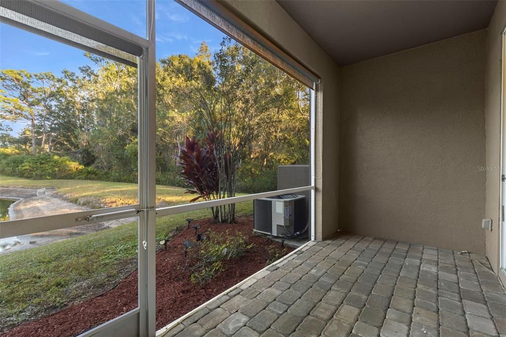 Active With Contract: $2,000 (2 beds, 2 baths, 1240 Square Feet)