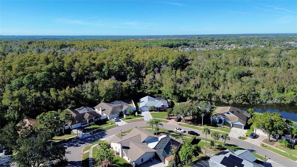 Под контрактом: $599,990 (4 спален, 2 ванн, 2094 Квадратных фут)