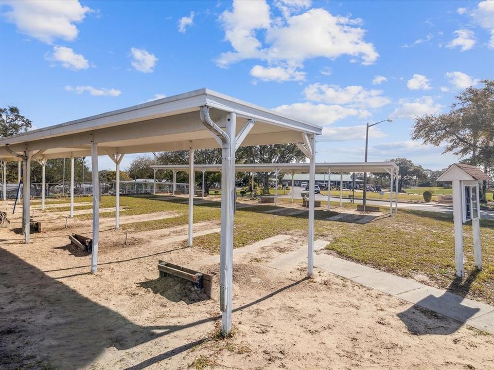 合同活跃: $128,000 (2 贝兹, 2 浴室, 805 平方英尺)