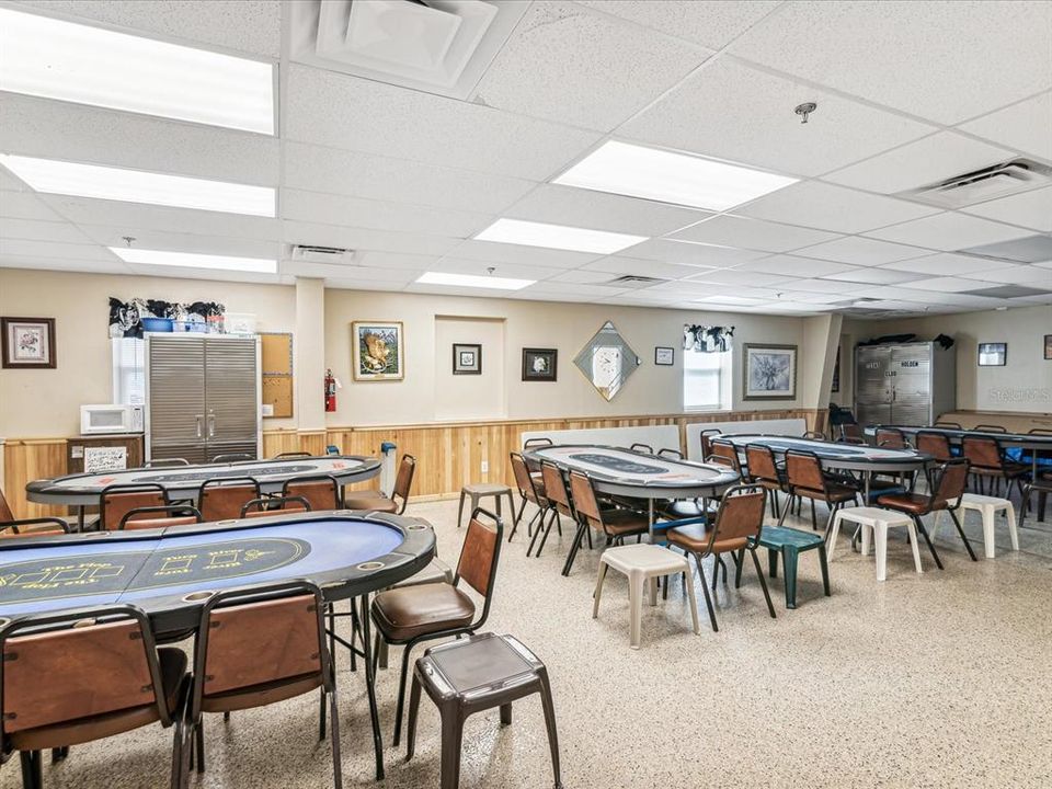 合同活跃: $128,000 (2 贝兹, 2 浴室, 805 平方英尺)