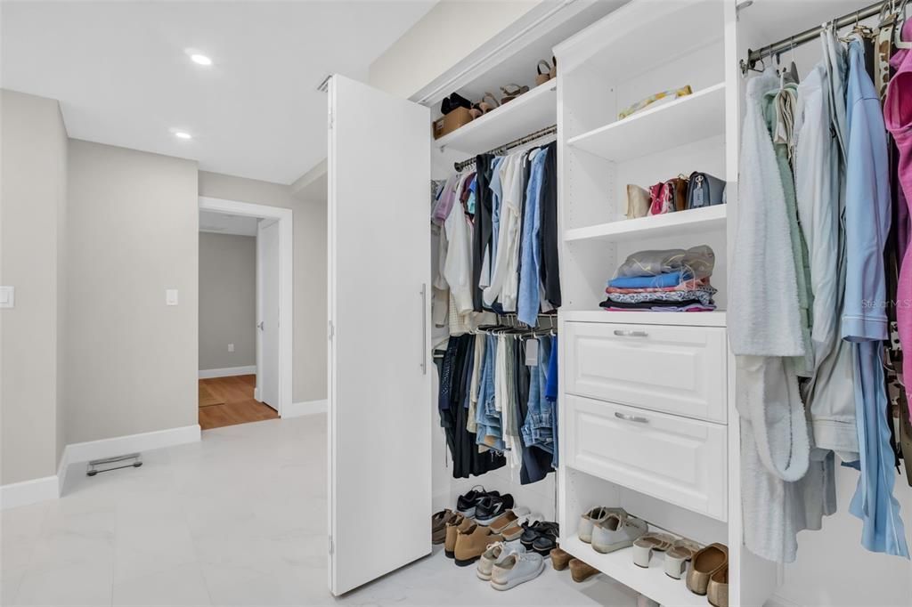 For Sale: $849,900 (3 beds, 2 baths, 1925 Square Feet)