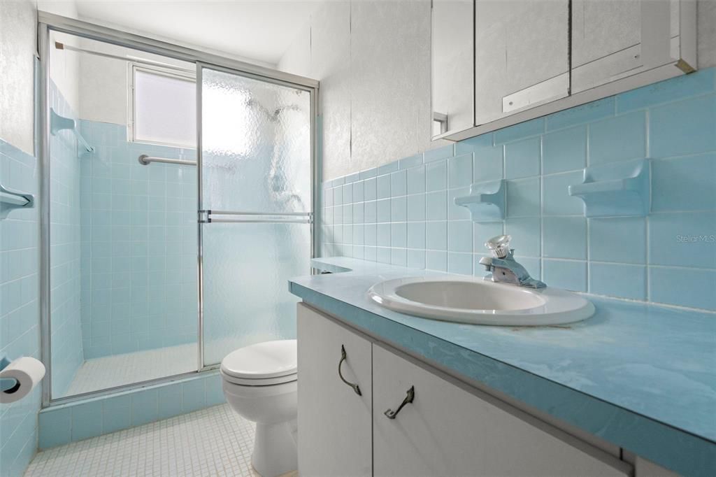 На продажу: $131,900 (2 спален, 2 ванн, 1100 Квадратных фут)