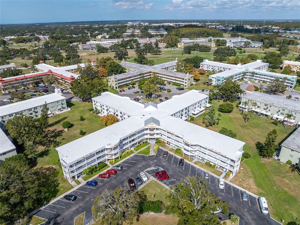 На продажу: $131,900 (2 спален, 2 ванн, 1100 Квадратных фут)