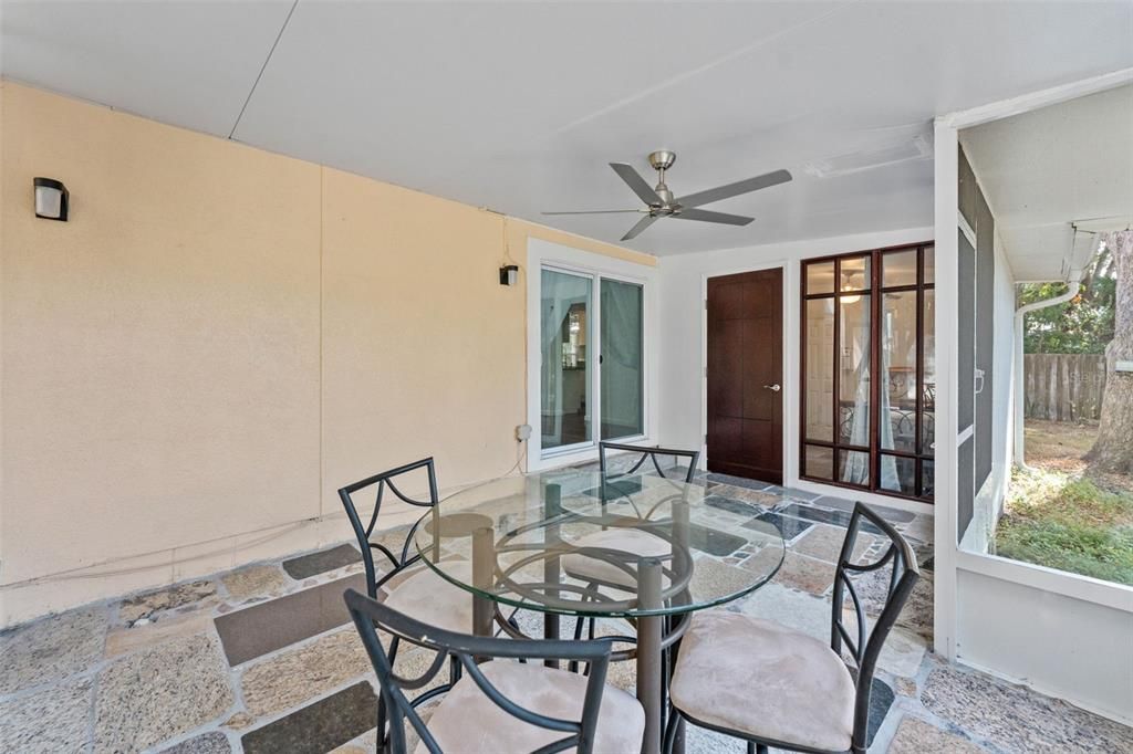 待售: $640,000 (4 贝兹, 2 浴室, 2460 平方英尺)