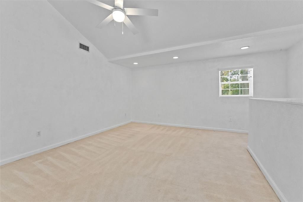 待售: $640,000 (4 贝兹, 2 浴室, 2460 平方英尺)