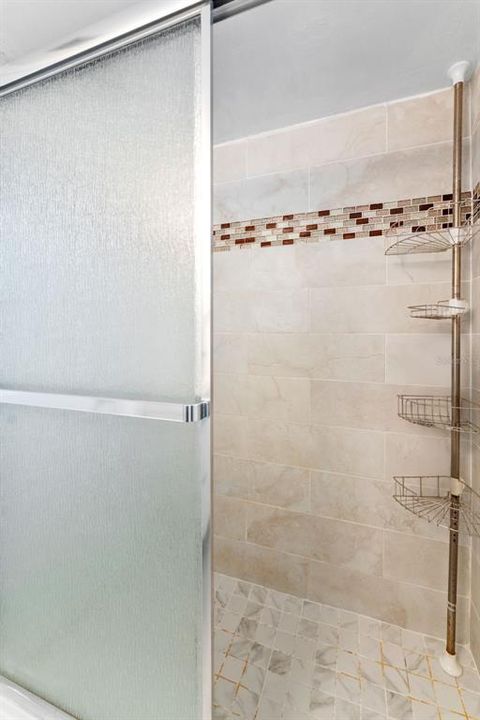 待售: $640,000 (4 贝兹, 2 浴室, 2460 平方英尺)