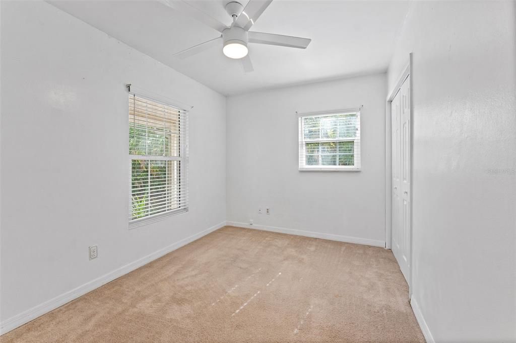 待售: $640,000 (4 贝兹, 2 浴室, 2460 平方英尺)