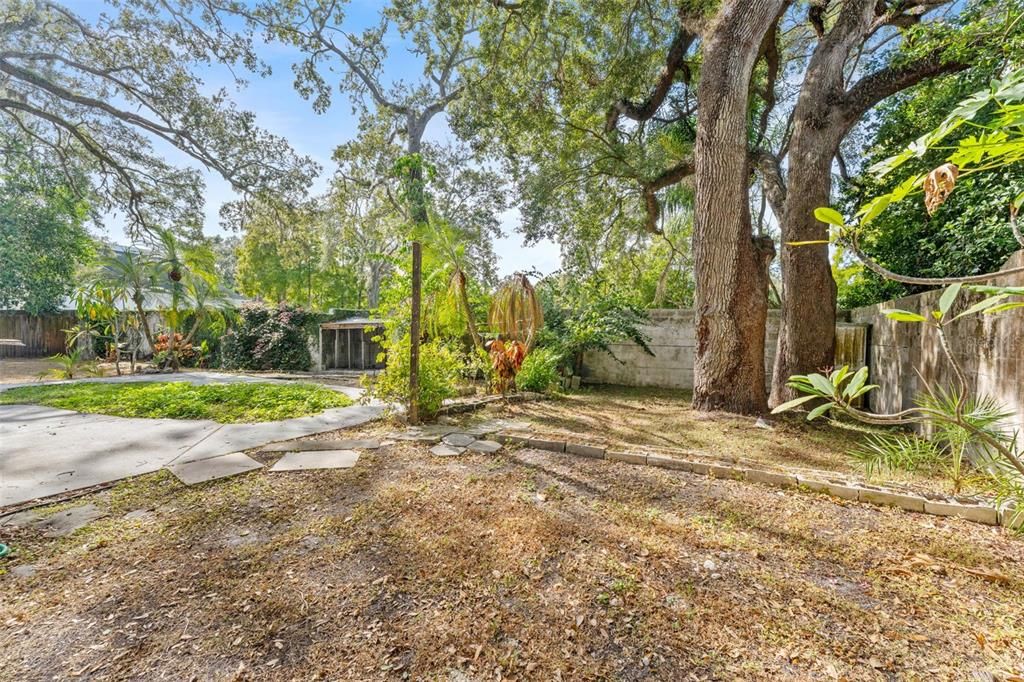 待售: $640,000 (4 贝兹, 2 浴室, 2460 平方英尺)