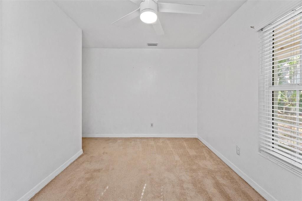 待售: $640,000 (4 贝兹, 2 浴室, 2460 平方英尺)