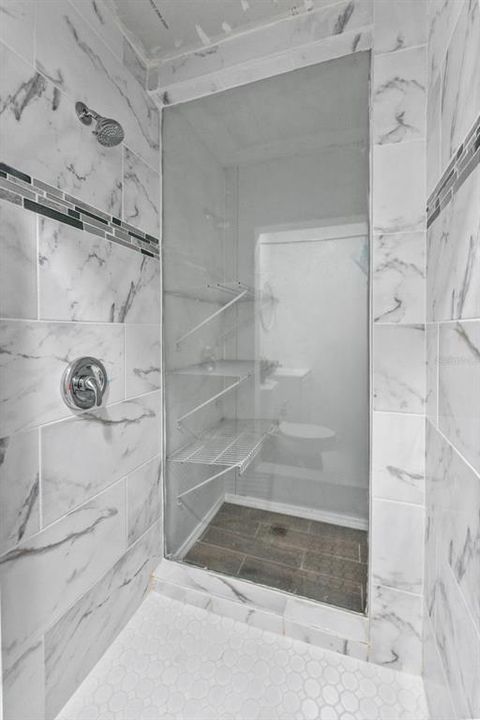 待售: $640,000 (4 贝兹, 2 浴室, 2460 平方英尺)