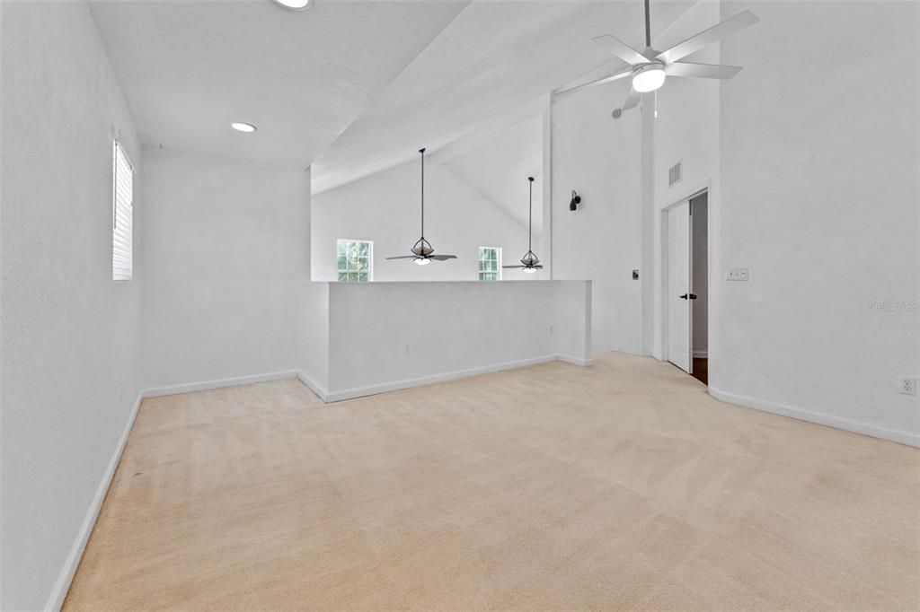 待售: $640,000 (4 贝兹, 2 浴室, 2460 平方英尺)