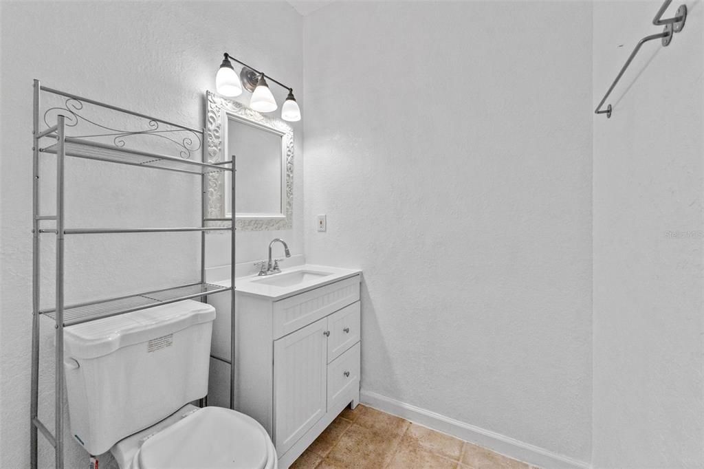 待售: $640,000 (4 贝兹, 2 浴室, 2460 平方英尺)