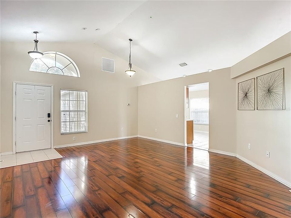 待售: $345,000 (3 贝兹, 2 浴室, 1578 平方英尺)