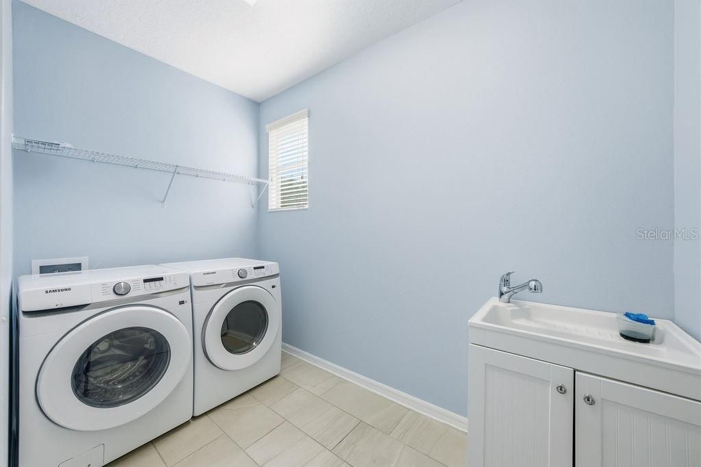 For Sale: $849,000 (4 beds, 3 baths, 2918 Square Feet)