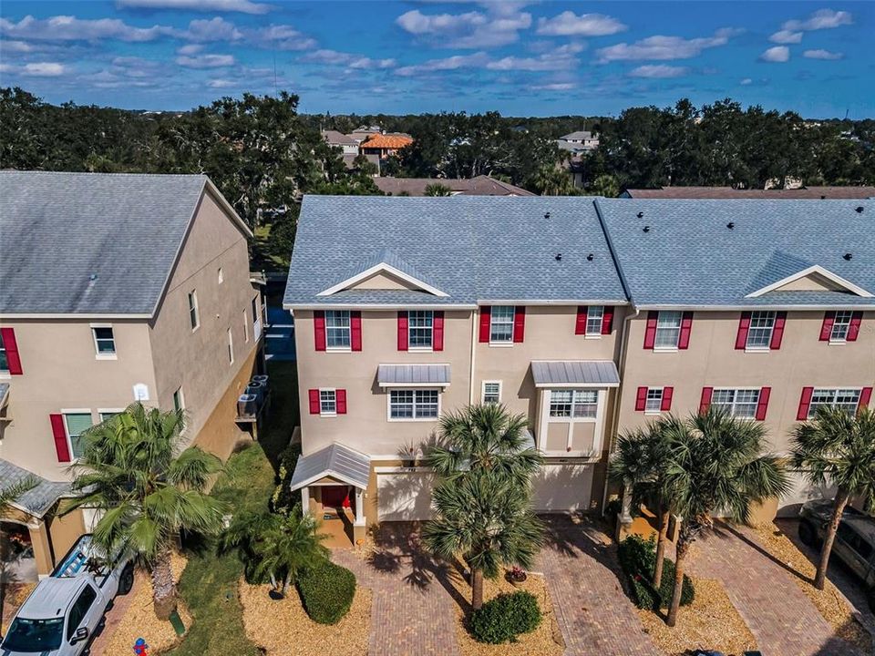 En Venta: $577,000 (3 camas, 2 baños, 2304 Pies cuadrados)