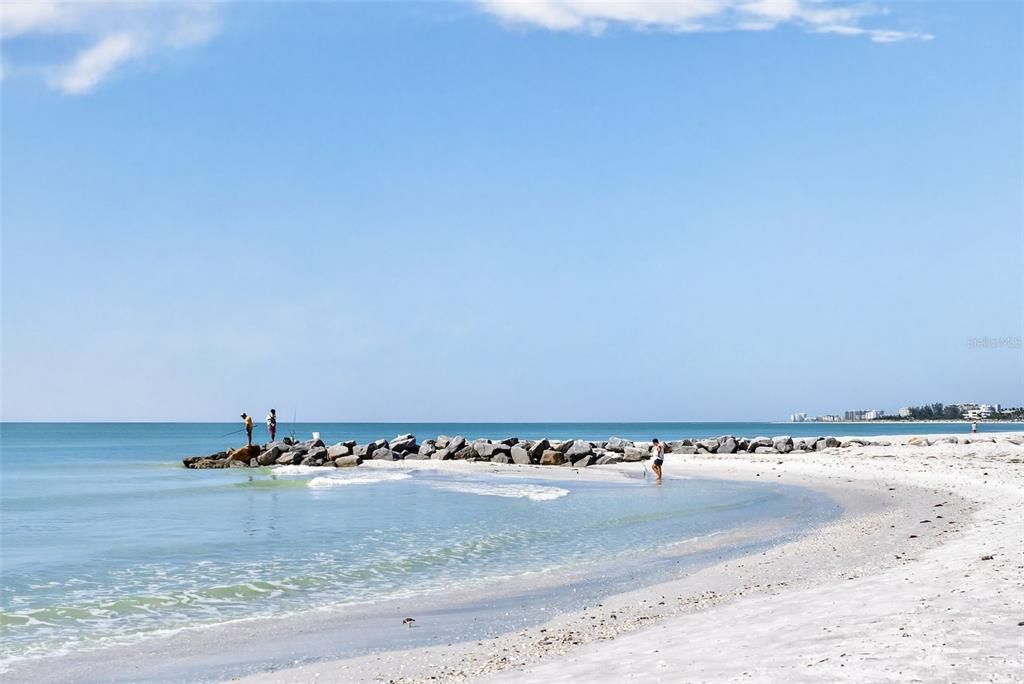 For Sale: $515,000 (1 beds, 1 baths, 778 Square Feet)