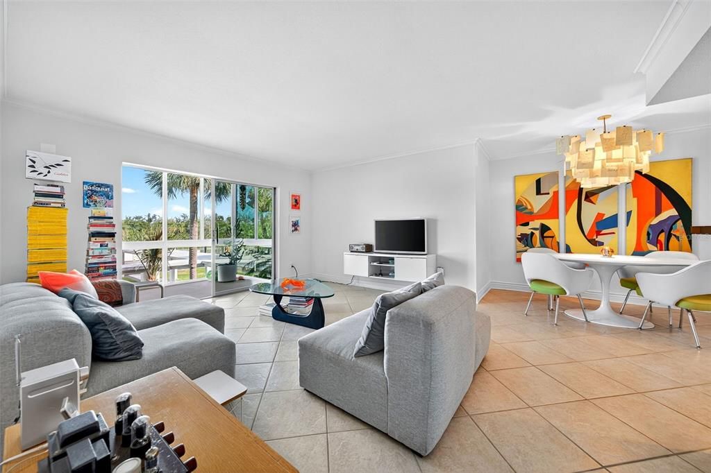 For Sale: $515,000 (1 beds, 1 baths, 778 Square Feet)