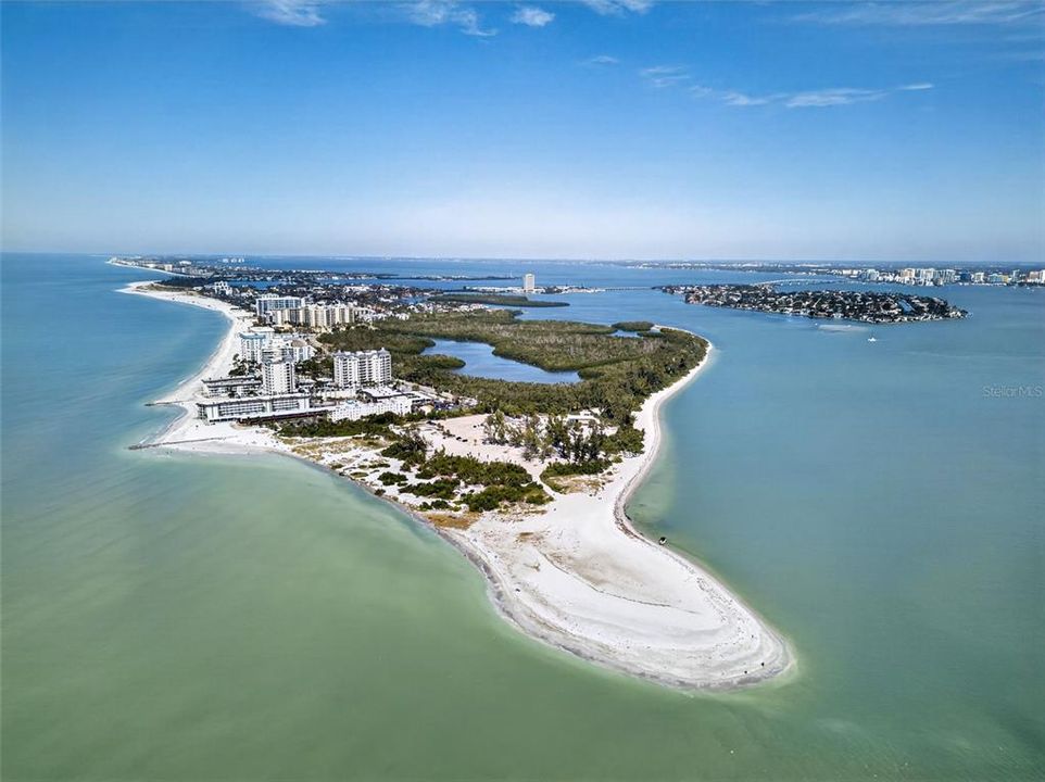 For Sale: $515,000 (1 beds, 1 baths, 778 Square Feet)