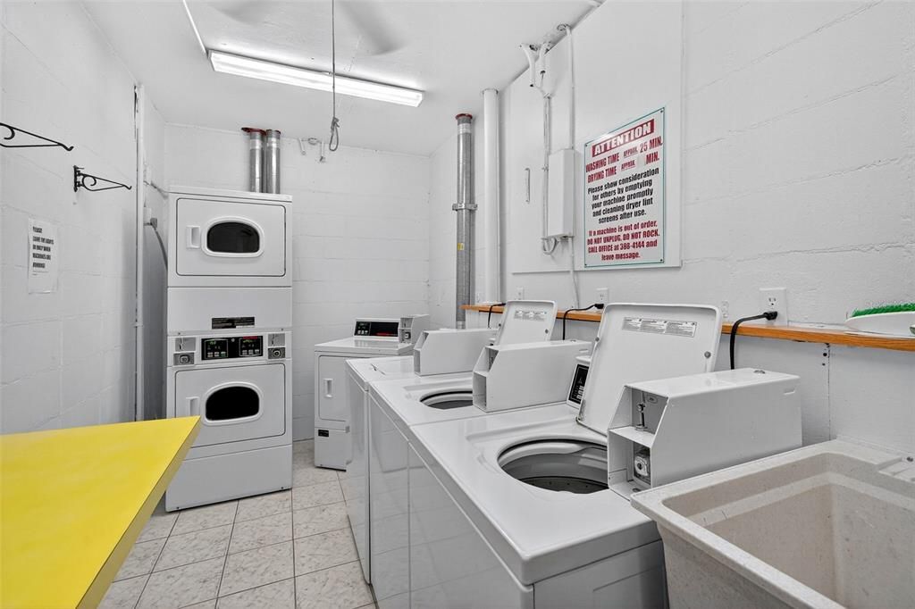 For Sale: $515,000 (1 beds, 1 baths, 778 Square Feet)