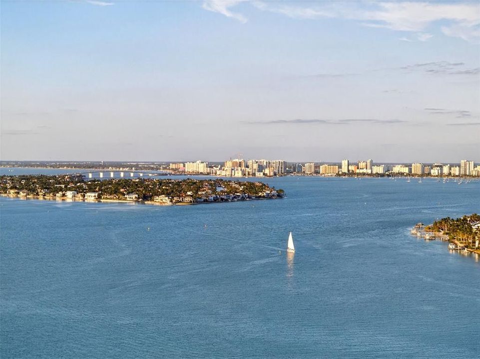 For Sale: $515,000 (1 beds, 1 baths, 778 Square Feet)