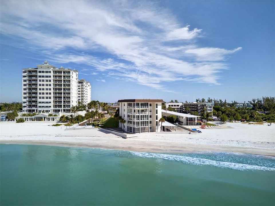 For Sale: $515,000 (1 beds, 1 baths, 778 Square Feet)