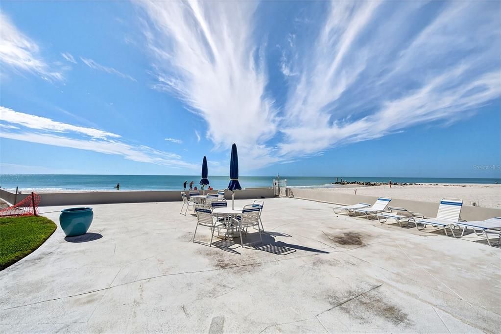 For Sale: $515,000 (1 beds, 1 baths, 778 Square Feet)