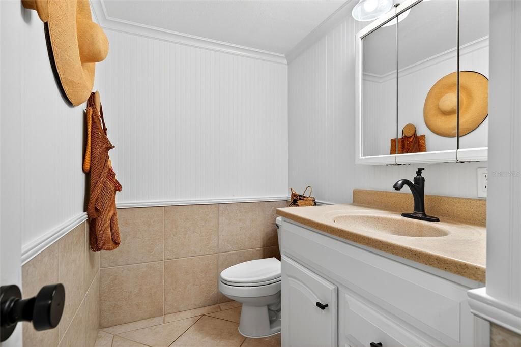 For Sale: $515,000 (1 beds, 1 baths, 778 Square Feet)