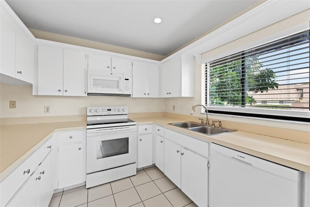 待售: $244,900 (3 贝兹, 2 浴室, 1478 平方英尺)