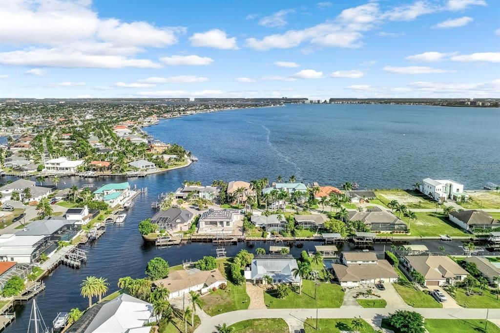 For Sale: $795,000 (3 beds, 2 baths, 2222 Square Feet)